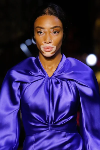 Look 24
